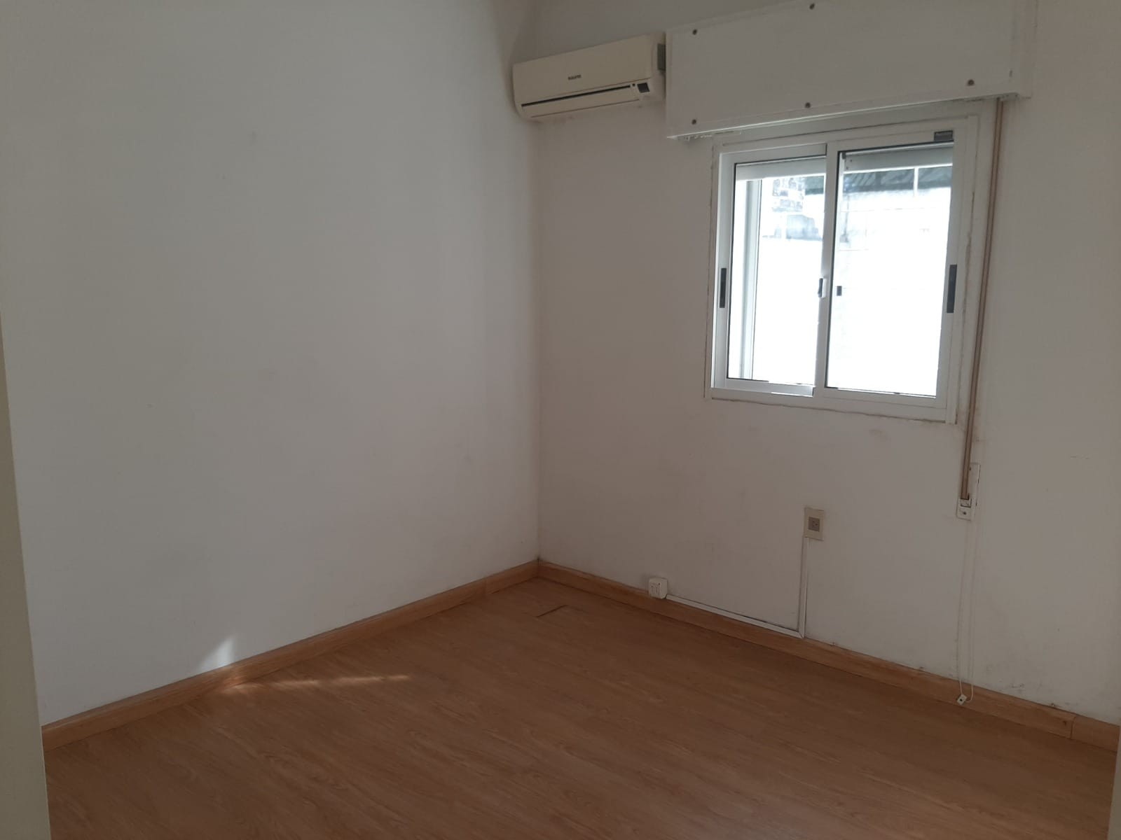 Alquiler Casa 2 Dormitorios en Carrasco con Jardín, Patio, Parrillero y Estacionamiento · Foto 7