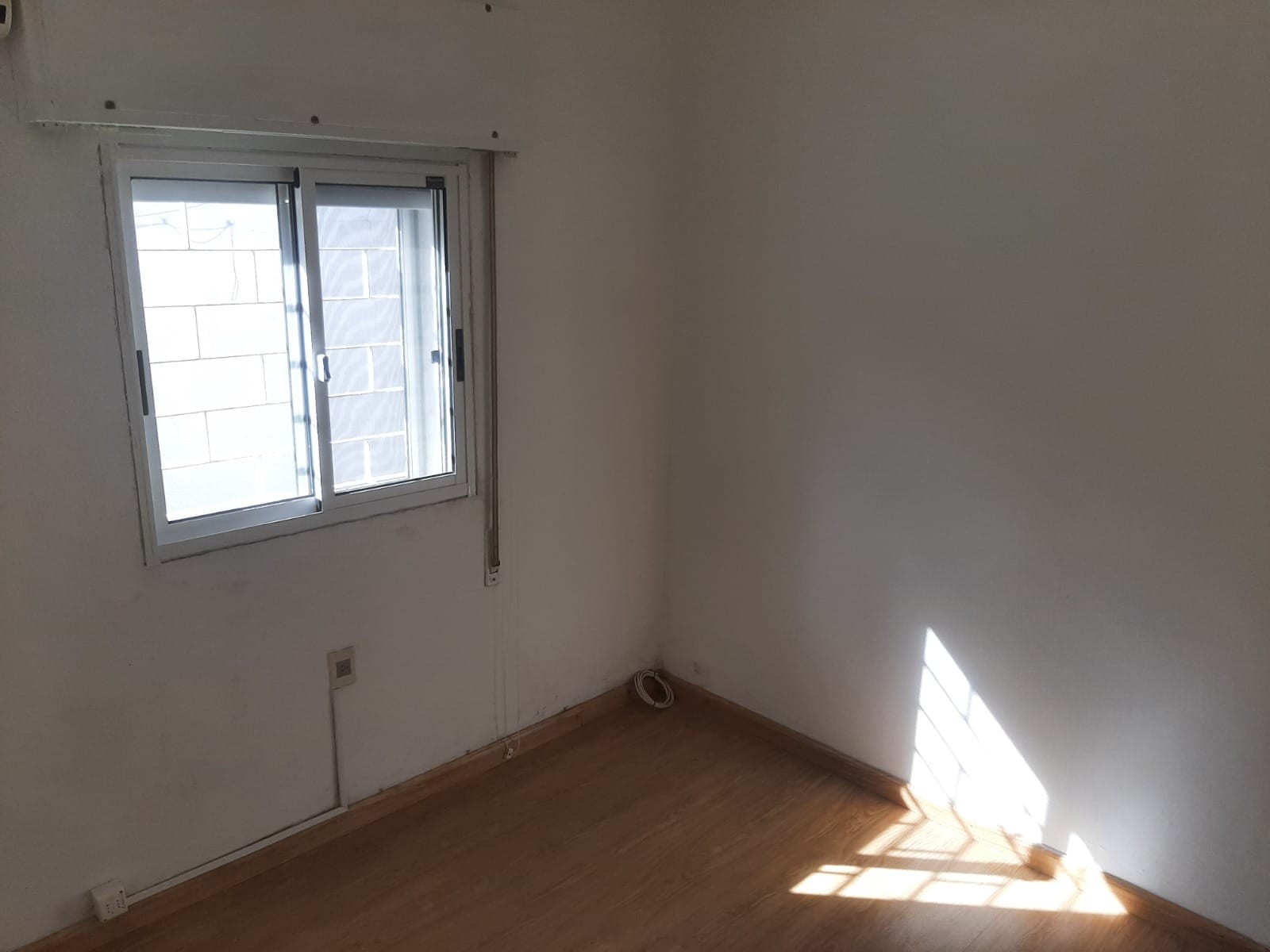 Alquiler Casa 2 Dormitorios en Carrasco con Jardín, Patio, Parrillero y Estacionamiento · Foto 8