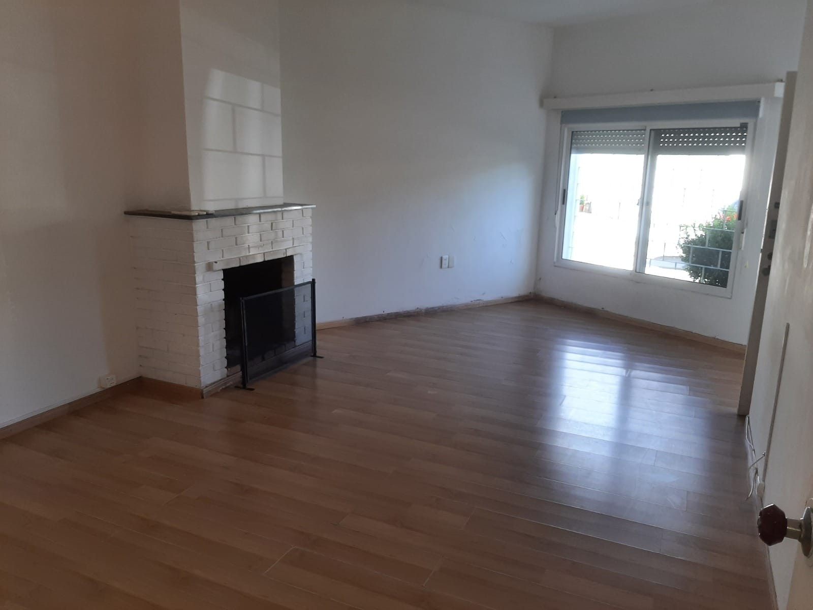Alquiler Casa 2 Dormitorios en Carrasco con Jardín, Patio, Parrillero y Estacionamiento · Foto 11