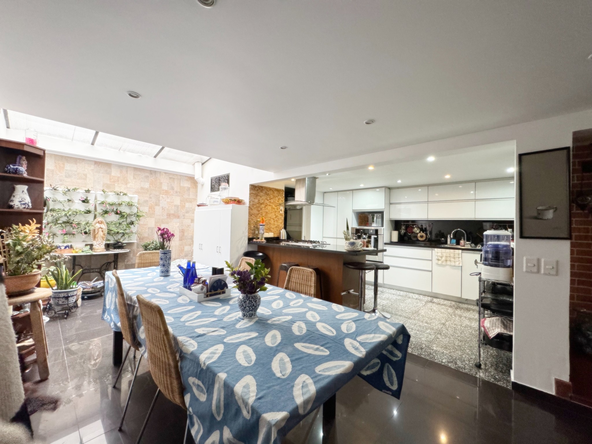 Casa en venta en Cedritos, Bogotá · foto 2 de 24