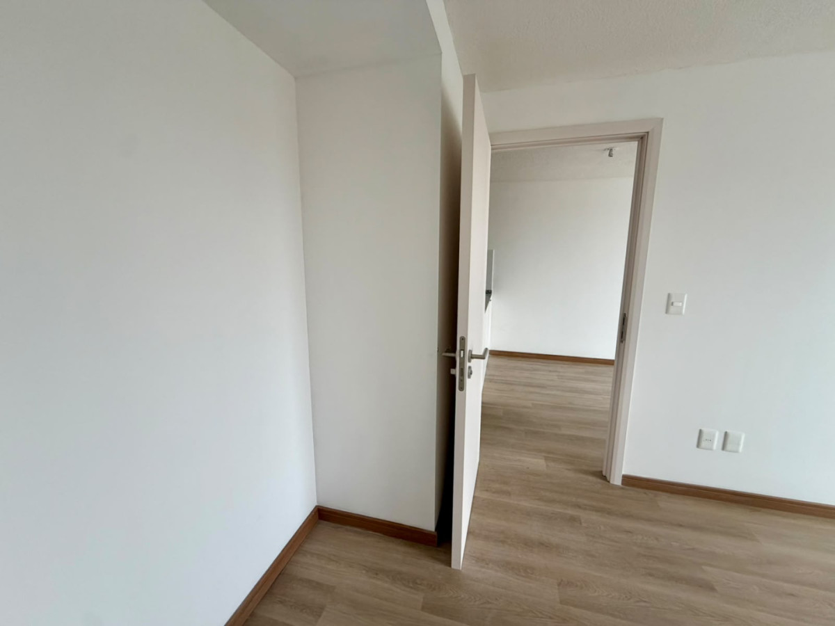 Alquiler 1 dormitorio a estrenar, 9º piso, al frente - Tres Cruces · Foto 12