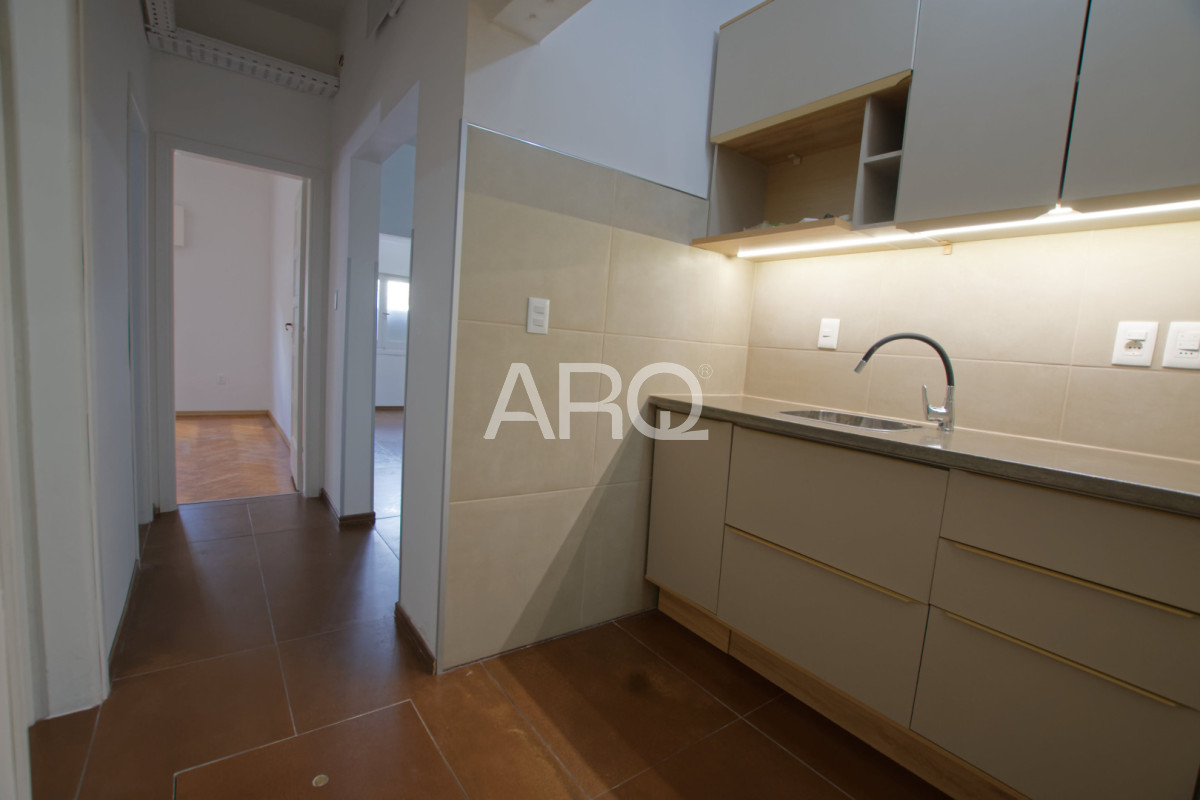 Apartamento de 2 dormitorios totalmente renovado en Punta Carretas. · Foto 11
