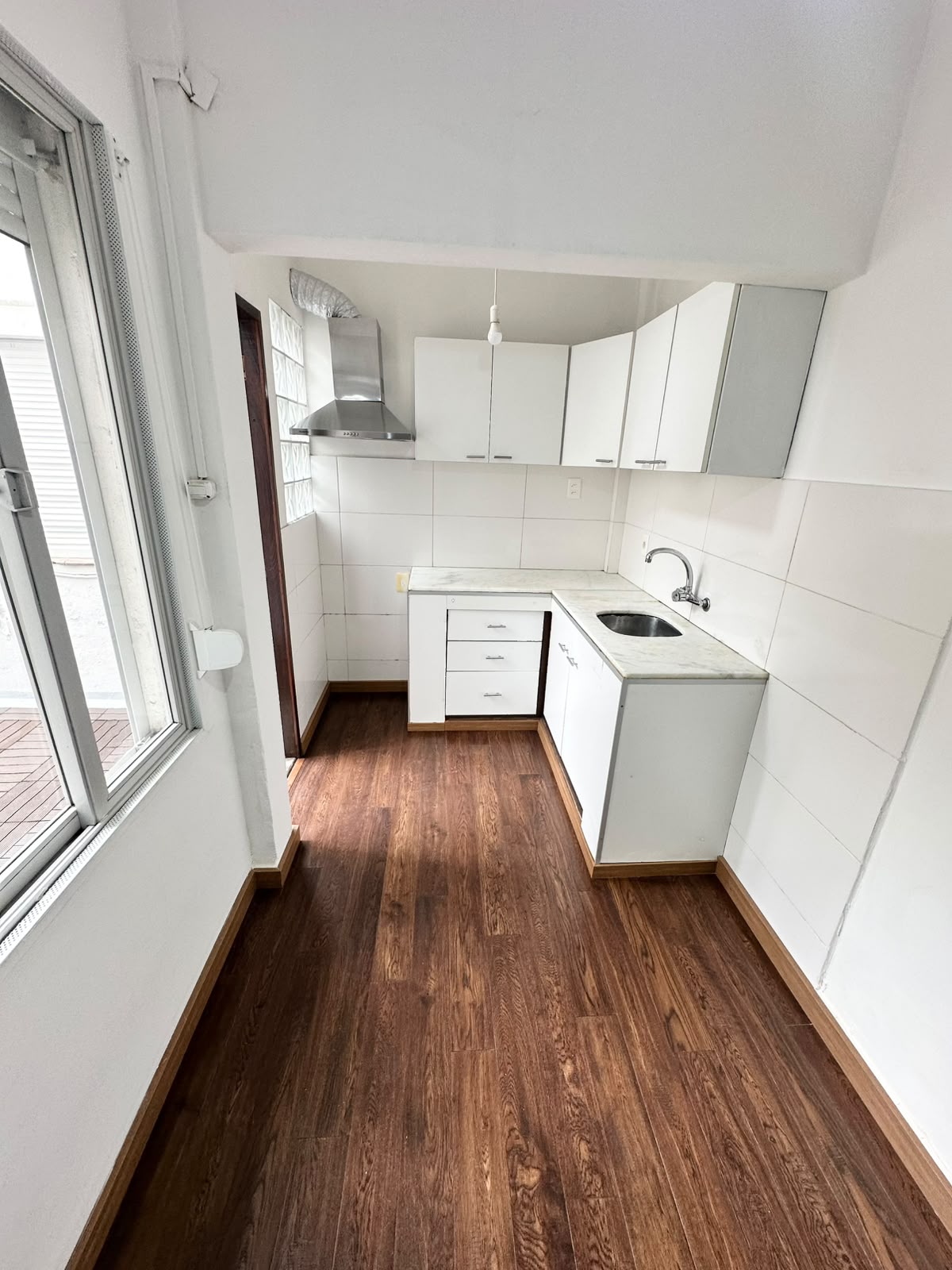 ALQUILER POCITOS RECICLADO: 2 Dorm Patio · Foto 11