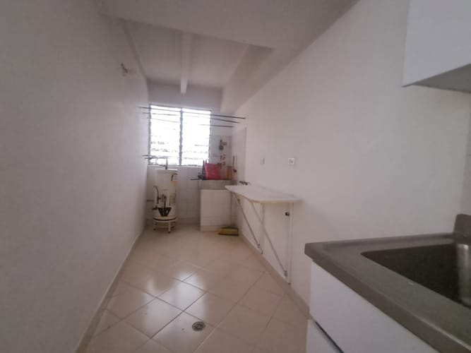 Apartamento de 4 alcobas en venta en Loma De Los Bernal, Medellín, 92 m² · foto 3 de 24