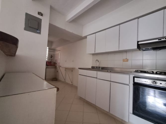 Apartamento de 4 alcobas en venta en Loma De Los Bernal, Medellín, 92 m² · foto 7 de 24