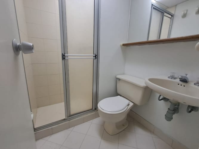 Apartamento de 4 alcobas en venta en Loma De Los Bernal, Medellín, 92 m² · foto 8 de 24
