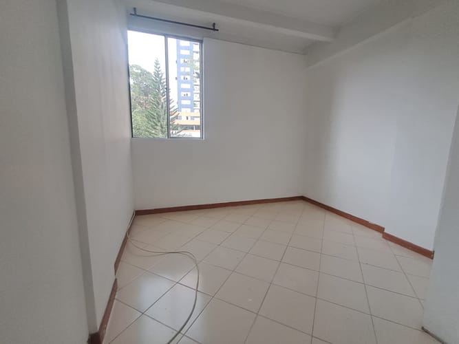 Apartamento de 4 alcobas en venta en Loma De Los Bernal, Medellín, 92 m² · foto 13 de 24