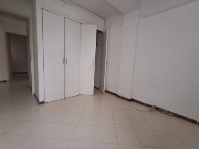 Apartamento de 4 alcobas en venta en Loma De Los Bernal, Medellín, 92 m² · foto 14 de 24