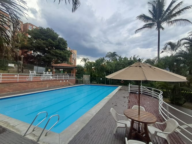 Apartamento de 4 alcobas en venta en Loma De Los Bernal, Medellín, 92 m² · foto 24 de 24