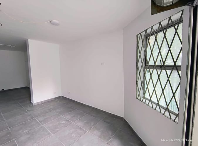 Local en arriendo en Conquistadores, Medellín, 37 m² · foto 2 de 7