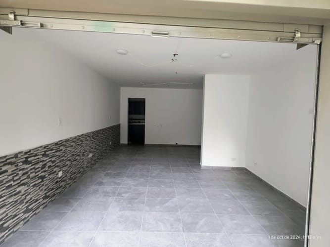 Local en arriendo en Conquistadores, Medellín, 37 m² · foto 3 de 7