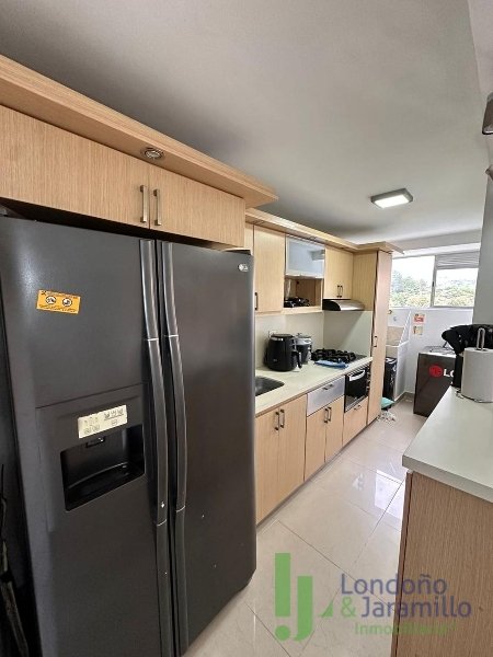 Apartamento en Arriendo en Loma de los bernal, Medellín