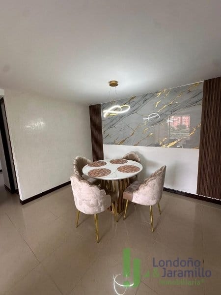 Apartamento de 3 alcobas en arriendo en Loma De Los Bernal, Medellín, 76 m² · foto 5 de 17