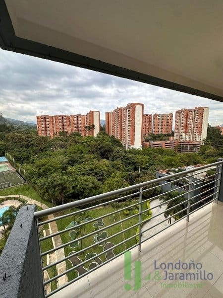 Apartamento de 3 alcobas en arriendo en Loma De Los Bernal, Medellín, 76 m² · foto 16 de 17