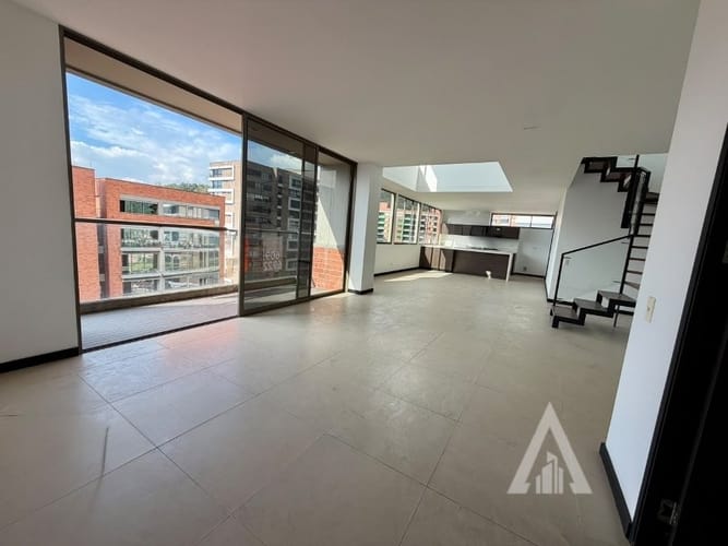 Apartamento de 3 alcobas en arriendo en Vía Las Palmas, Medellín, 161 m² · foto 2 de 24
