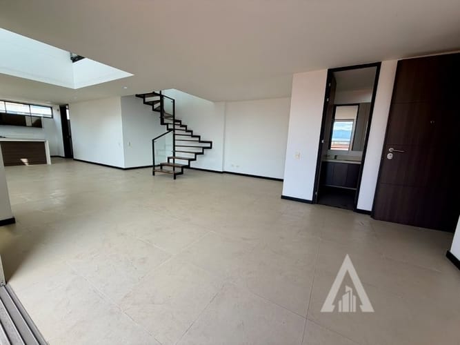 Apartamento de 3 alcobas en arriendo en Vía Las Palmas, Medellín, 161 m² · foto 3 de 24