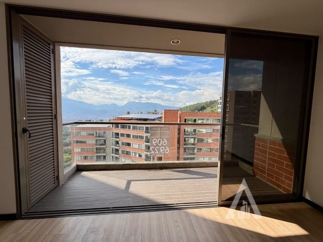 Apartamento de 3 alcobas en arriendo en Vía Las Palmas, Medellín, 161 m² · foto 12 de 24