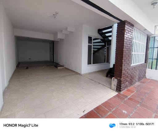 Casa de 5 alcobas en arriendo en Ciudad Villamayor Antigua, Bogotá, 200 m² · foto 2 de 20