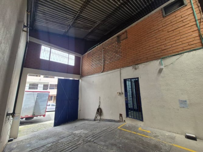 Bodega en venta en Samaria No 1, Itagüí, 1581 m² · foto 8 de 17