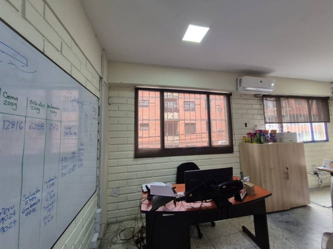 Bodega en venta en Samaria No 1, Itagüí, 1581 m² · foto 12 de 17