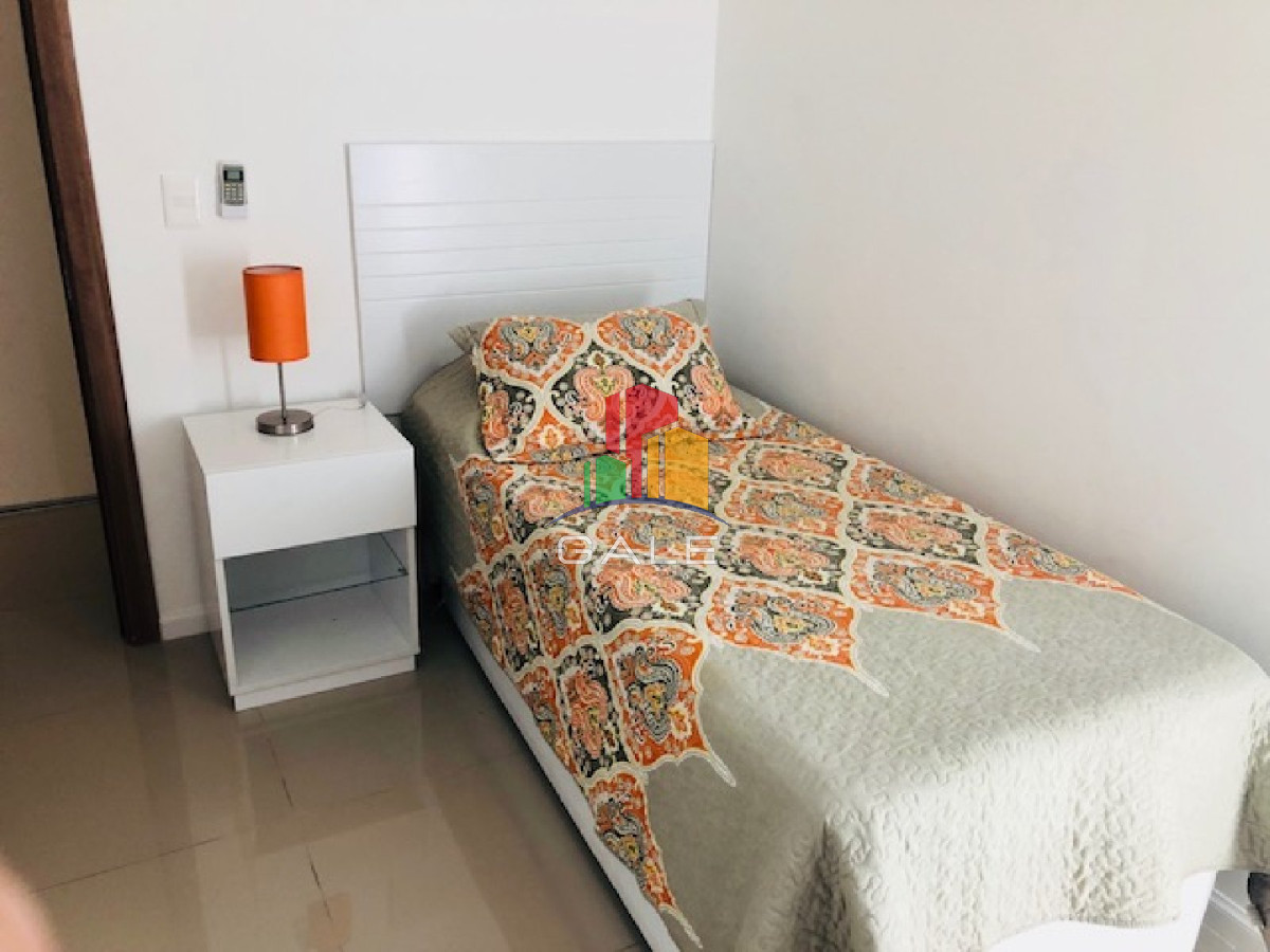 Penthouse - En Alquiler 2 dor, 2 baños, con amplia terraza con vista al bosque. · Foto 9