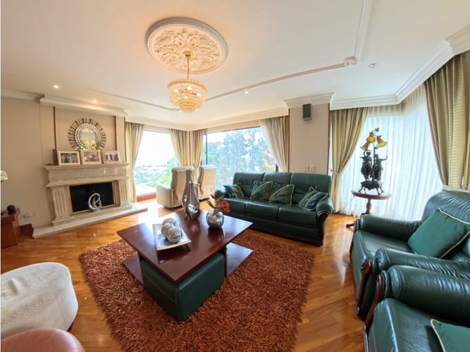 Apartamento de 4 alcobas en venta en Cerros De Suba, Bogotá, 330 m² · foto 2 de 20