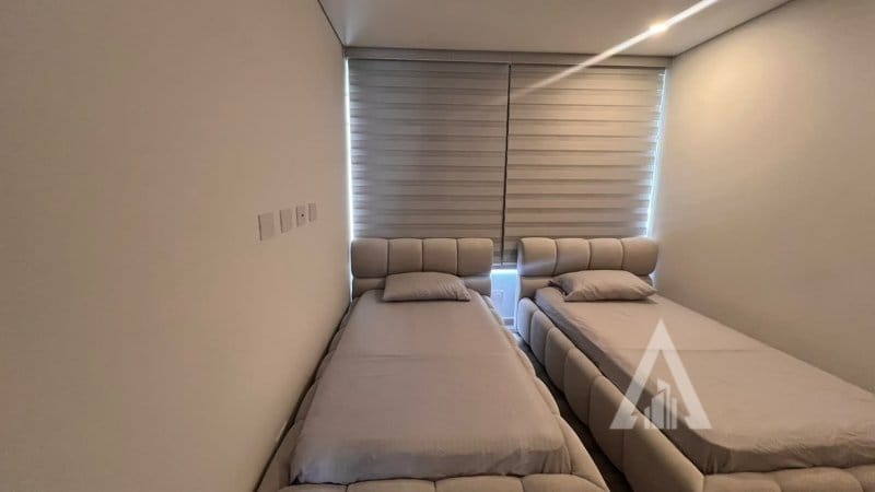 Apartamento de 3 alcobas en venta en Loma De Las Brujas, Medellín, 139 m² · foto 4 de 14