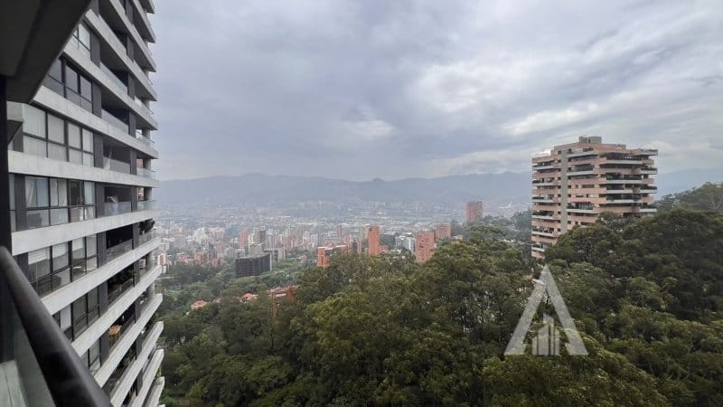 Apartamento de 3 alcobas en venta en Loma De Las Brujas, Medellín, 139 m² · foto 12 de 14