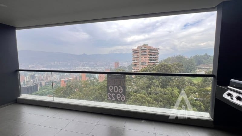 Apartamento de 3 alcobas en venta en Loma De Las Brujas, Medellín, 139 m² · foto 13 de 14