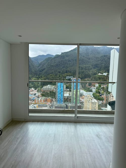 Apartaestudio en venta en Las Nieves, Bogotá, 56 m² · foto 2 de 11