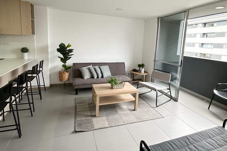 Apartamento de 3 alcobas en venta en El Poblado, Medellín, 68 m² · foto 2 de 19