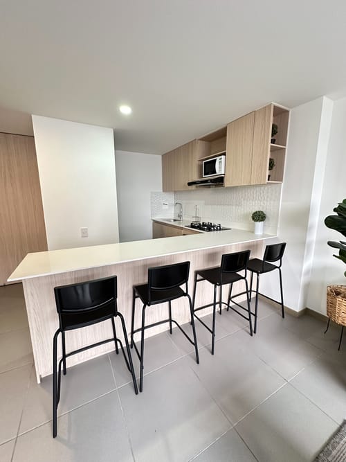 Apartamento de 3 alcobas en venta en El Poblado, Medellín, 68 m² · foto 7 de 19