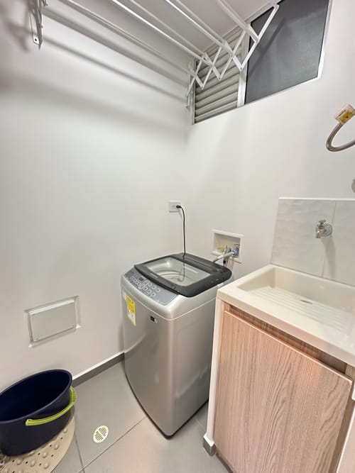 Apartamento de 3 alcobas en venta en El Poblado, Medellín, 68 m² · foto 10 de 19