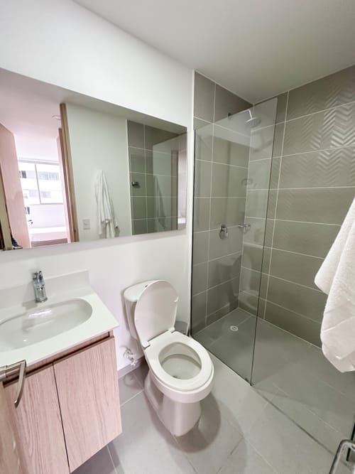 Apartamento de 3 alcobas en venta en El Poblado, Medellín, 68 m² · foto 11 de 19