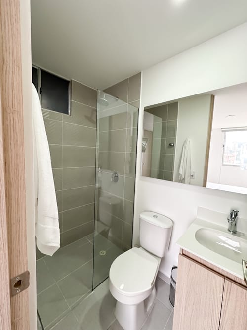 Apartamento de 3 alcobas en venta en El Poblado, Medellín, 68 m² · foto 12 de 19