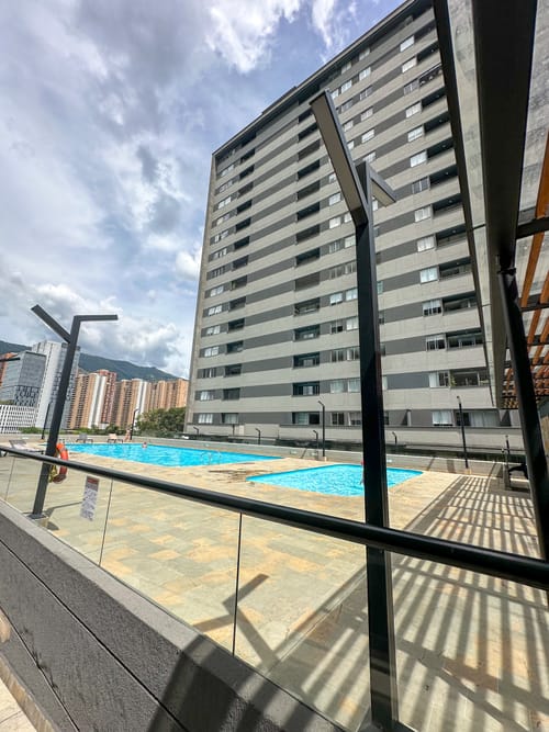Apartamento de 3 alcobas en venta en El Poblado, Medellín, 68 m² · foto 15 de 19