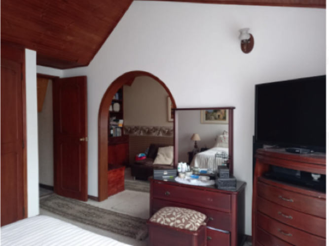 Casa de 4 alcobas en venta en Ilarco, Bogotá, 250 m² · foto 13 de 20