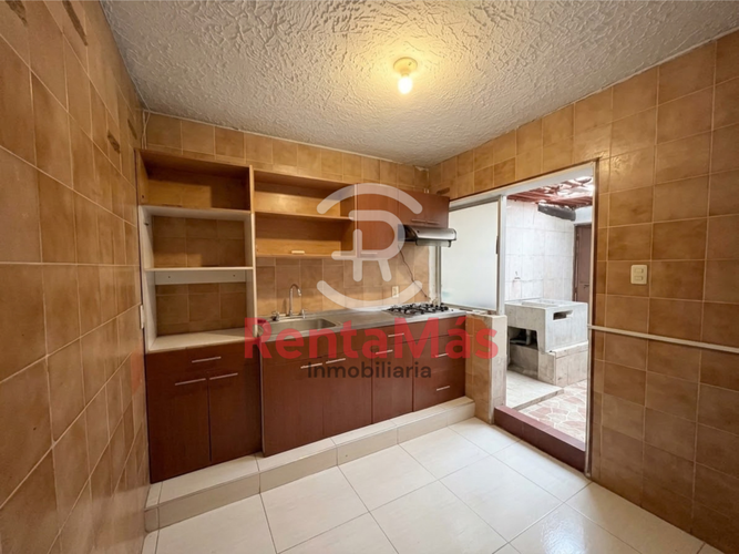 Casa de 5 alcobas en venta en Los Pinos, Cúcuta, 212 m² · foto 7 de 19