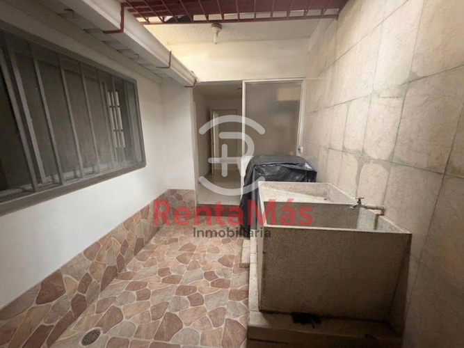 Casa de 5 alcobas en venta en Los Pinos, Cúcuta, 212 m² · foto 15 de 19