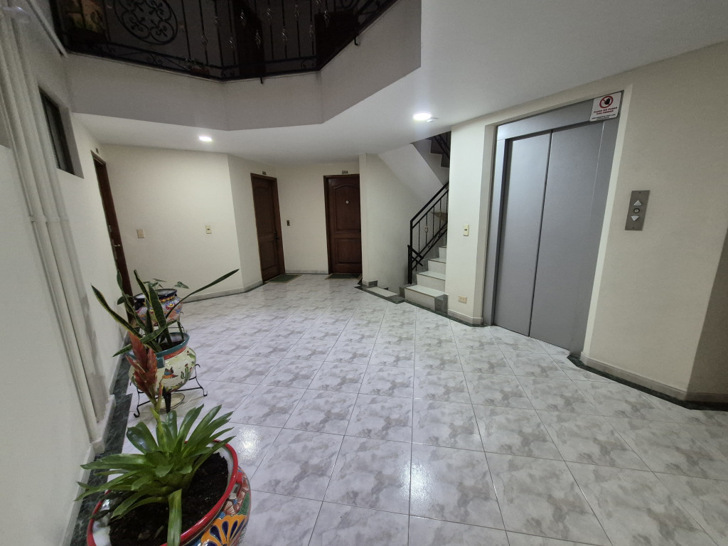 Apartamento en venta en El Batán, Bogotá · foto 3 de 24