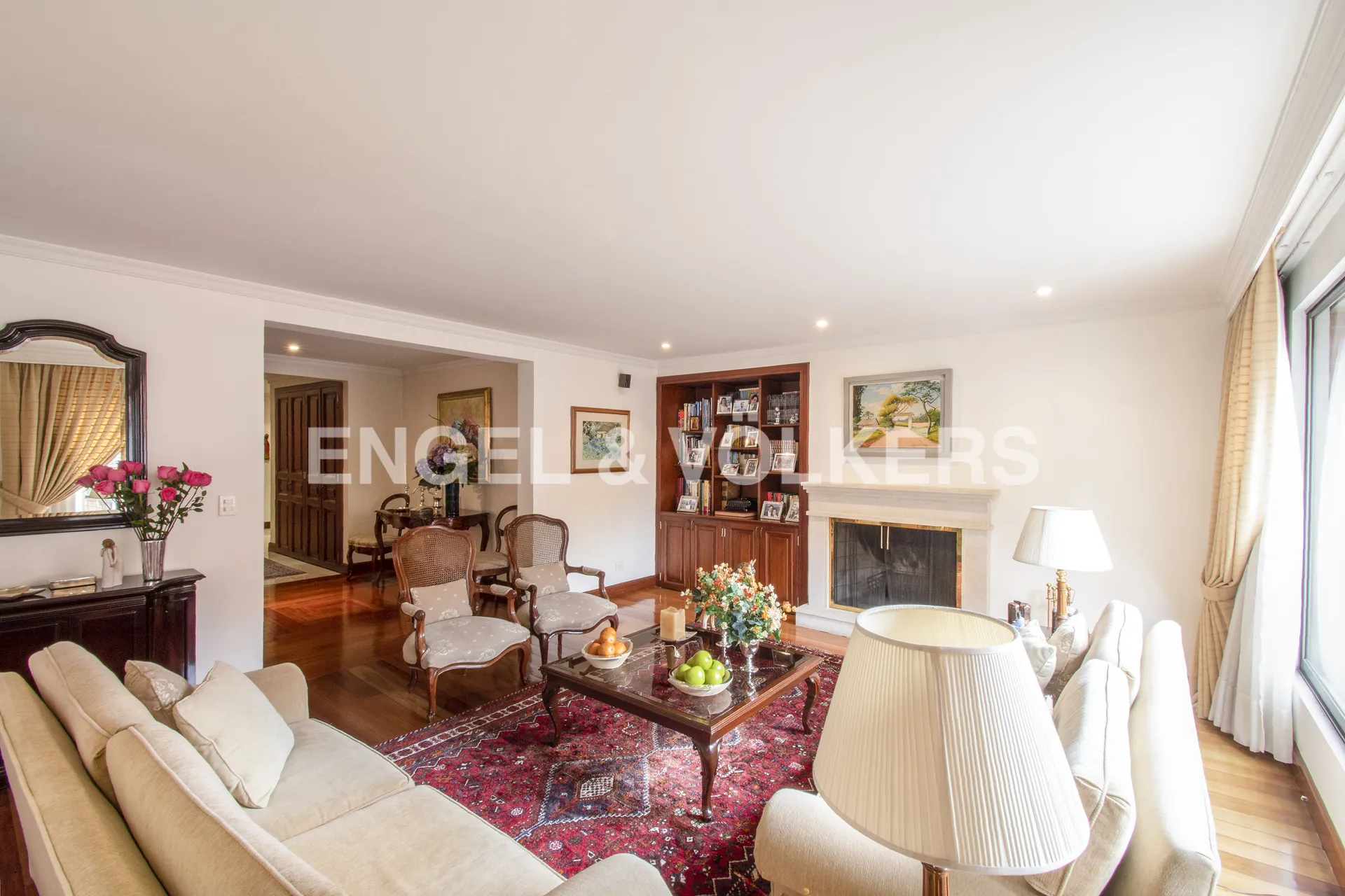 Apartamento en venta en Los Rosales, Bogotá · foto 3 de 21