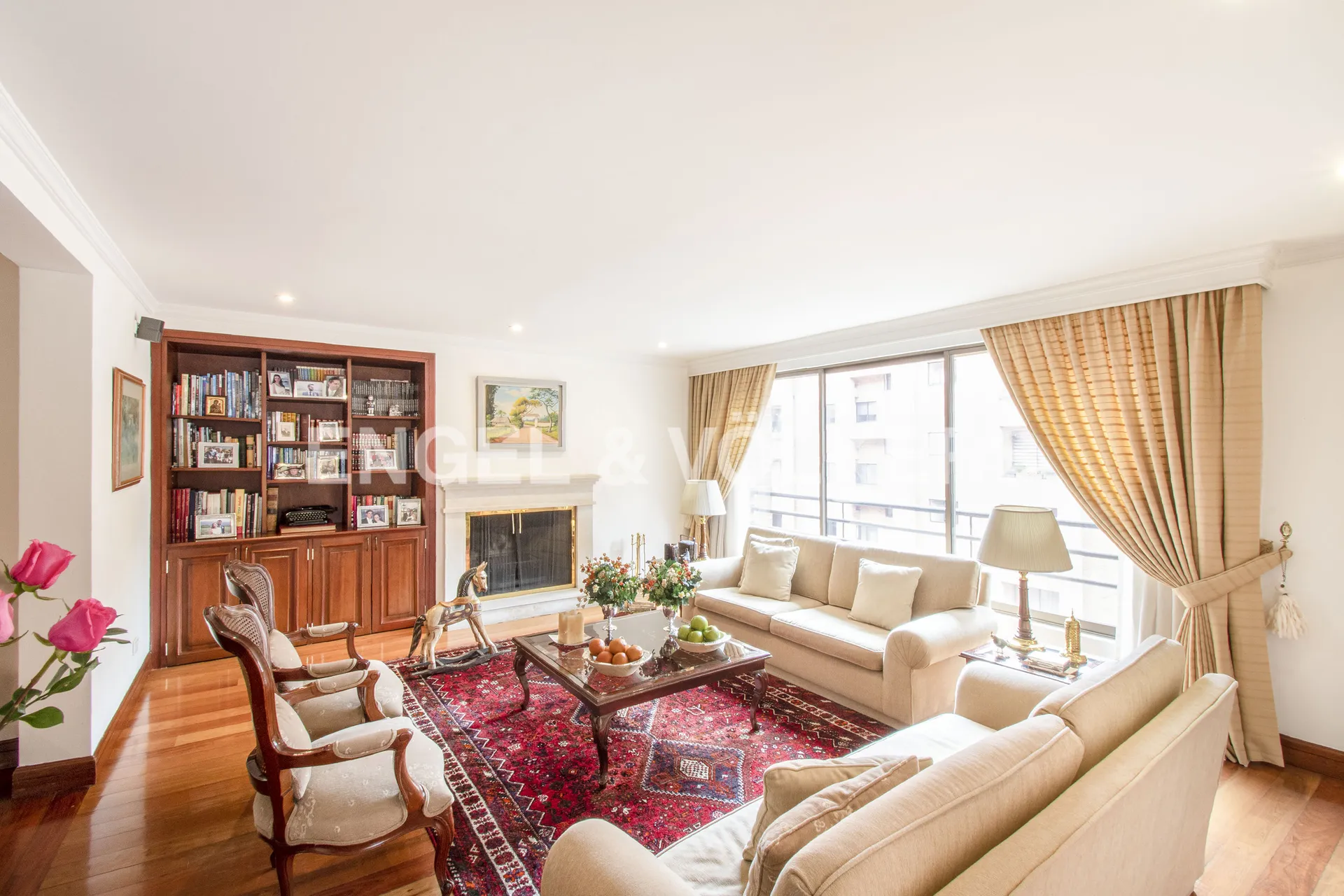 Apartamento en venta en Los Rosales, Bogotá · foto 2 de 21