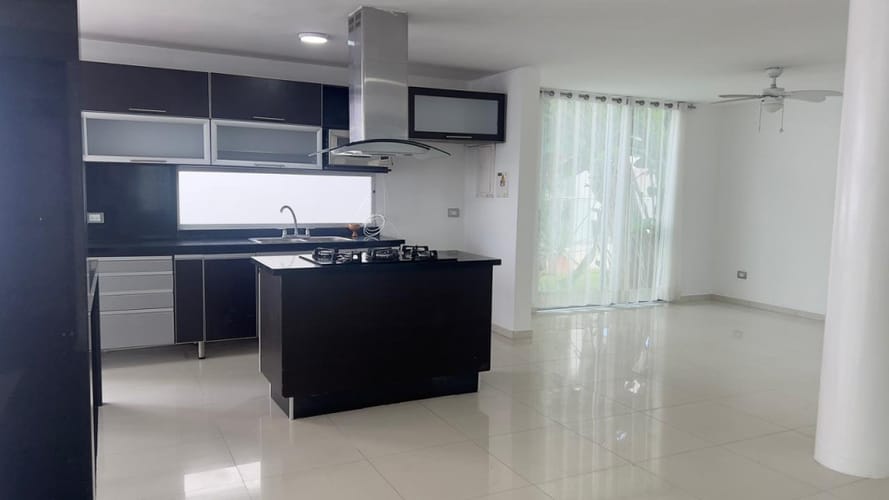 Casa de 4 alcobas en venta en Villa Antigua, Villa del Rosario, 369 m² · foto 5 de 23