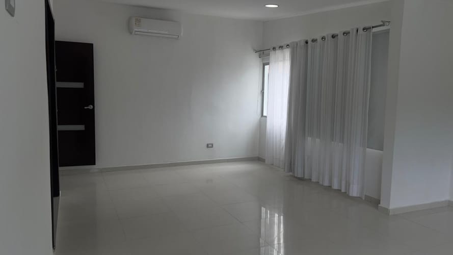 Casa de 4 alcobas en venta en Villa Antigua, Villa del Rosario, 369 m² · foto 13 de 23