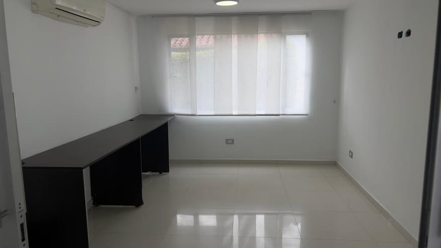 Casa de 4 alcobas en venta en Villa Antigua, Villa del Rosario, 369 m² · foto 16 de 23