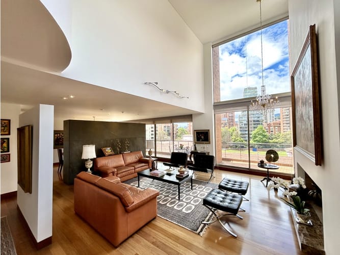 Apartamento de 4 alcobas en venta en La Cabrera, Bogotá, 354 m² · foto 3 de 24