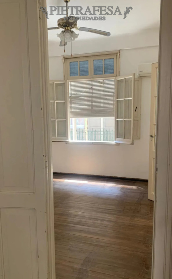 Apartamento 2 dormitorios con balcón en Cerrito y Juan Carlos Gómez · Foto 4