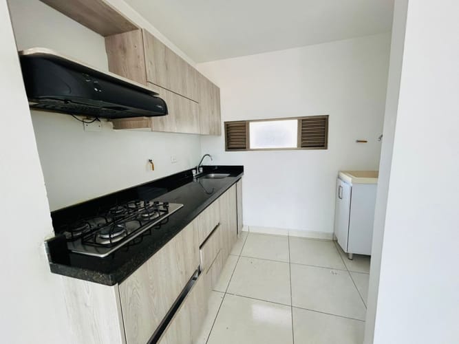 Apartamento de 3 alcobas en venta en Cristobal, Medellín, 90 m² · foto 2 de 15
