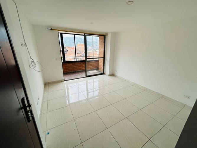 Apartamento de 3 alcobas en venta en Cristobal, Medellín, 90 m² · foto 5 de 15