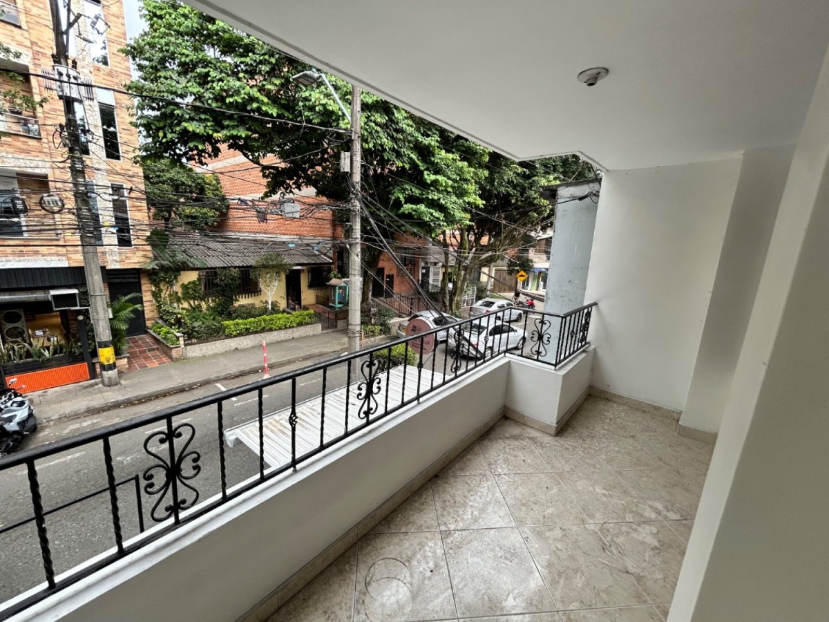 Apartamento en venta en Zona Centro, Envigado · foto 3 de 24